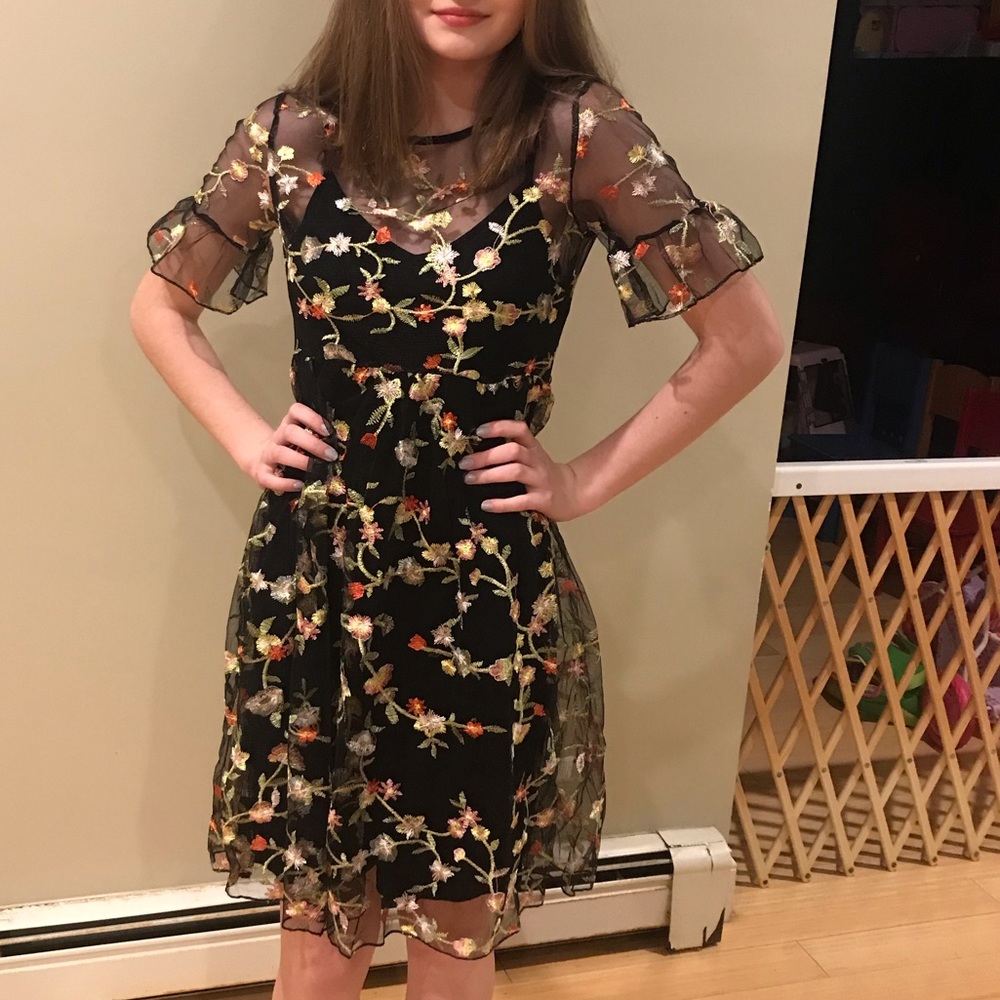 Shein ruffle cuff embroidered 2pc dress size small